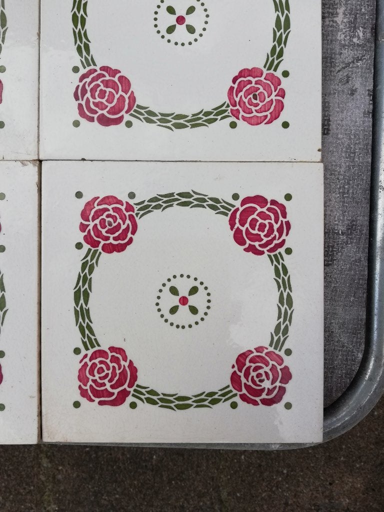 35 antieke tegels wit met roze/groene afbeelding 15.2x15.2cm, Ophalen