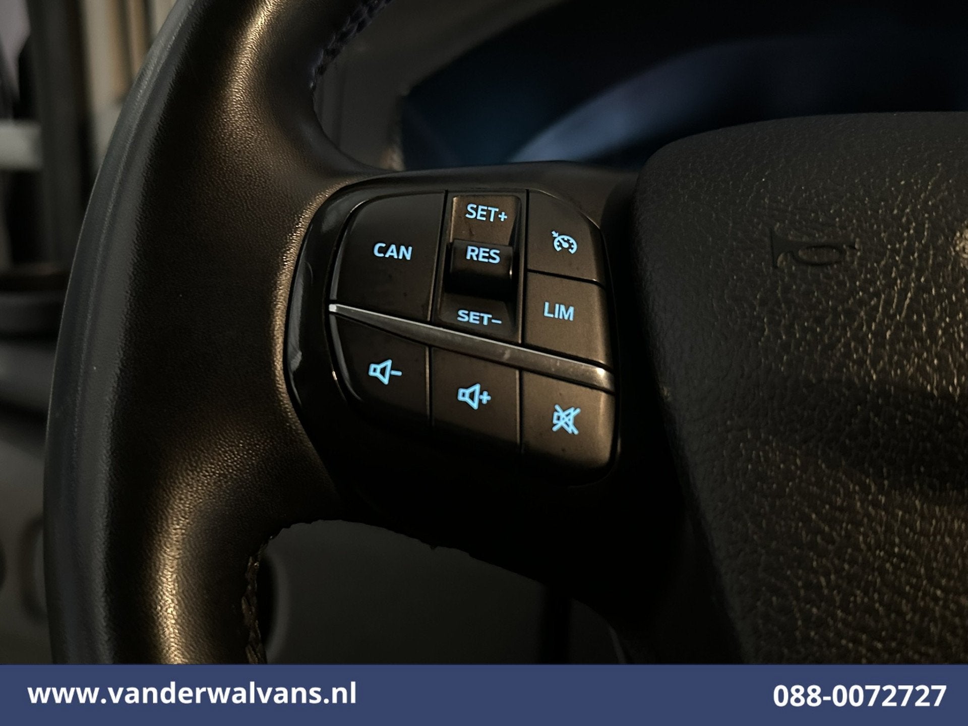 Ford Transit 2.0 TDCI 130pk Bakwagen Laadklep Euro6 Airco |, Voorwielaandrijving, Stof, 4 cilinders, Wit