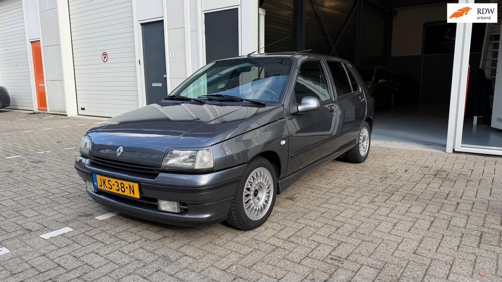 Renault RENAULT CLIO Baccara 1.8 orgineel, Auto's, 750 kg, Leder, Bedrijf, Handgeschakeld