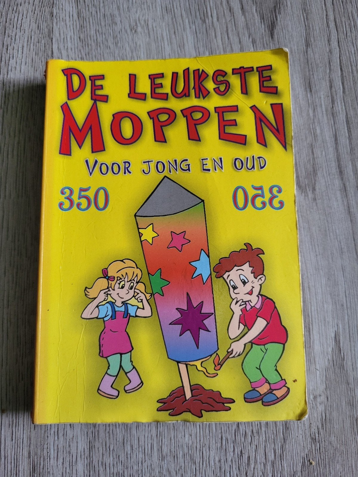 De Leukste Moppen Voor Jong En Oud - Moppenboek, Boeken, Ophalen of Verzenden, Gelezen, Onbekend, Moppen