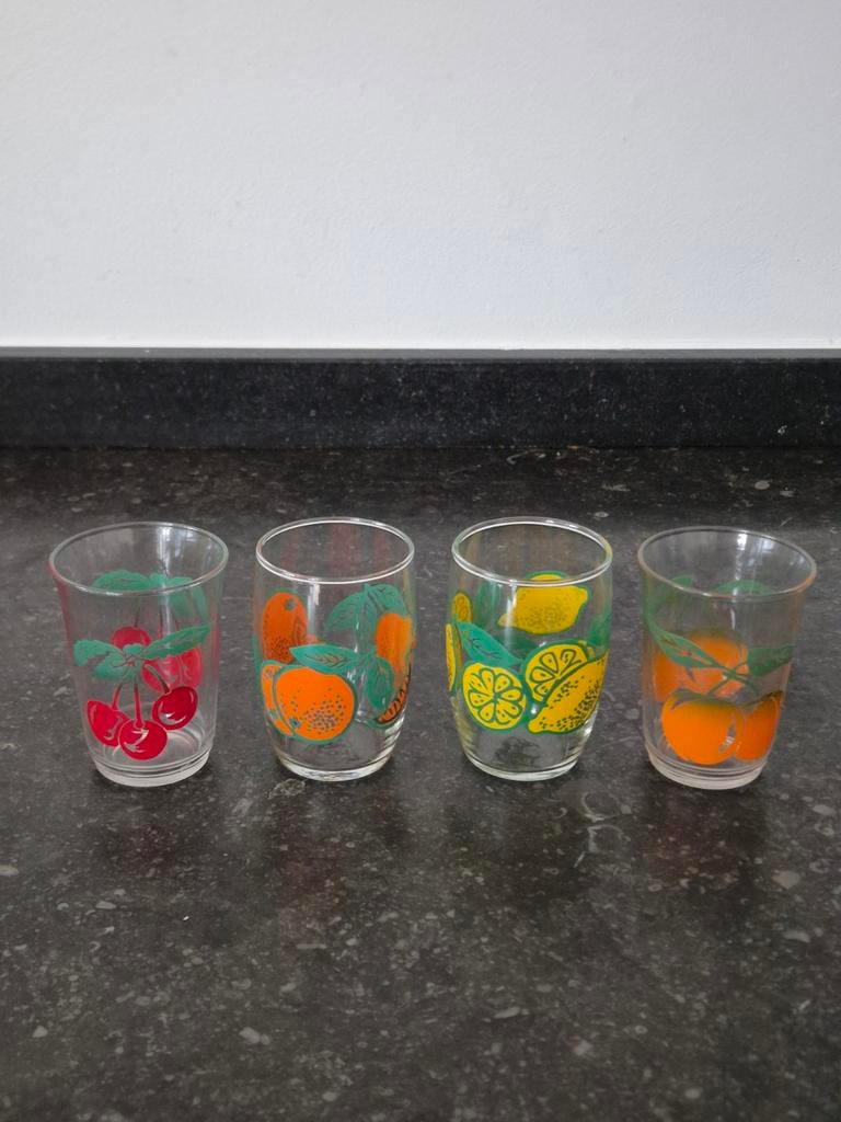 Vier vintage sapglaasjes, Ophalen of Verzenden, Zo goed als nieuw, Frisdrankglas