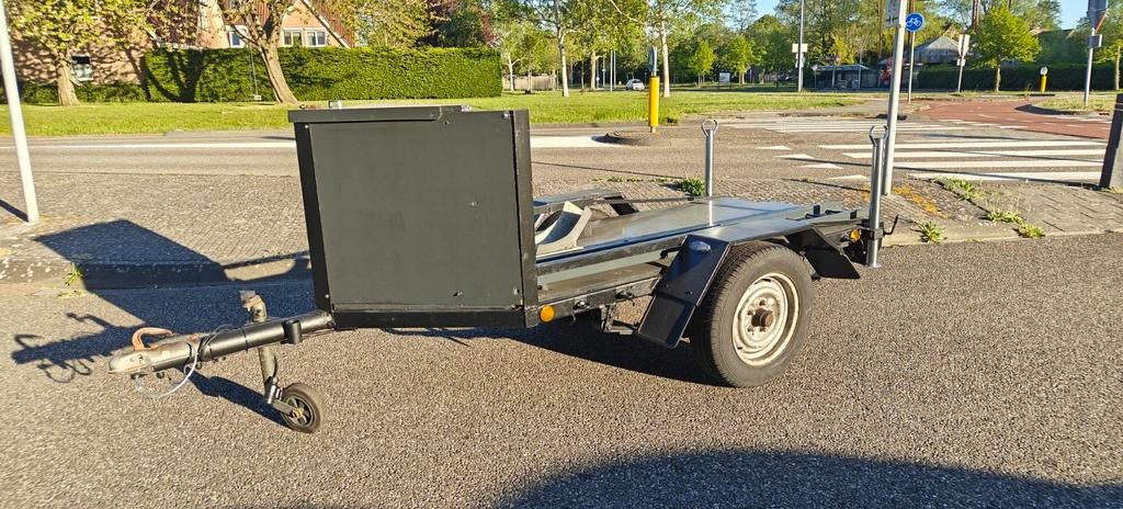Geveerde motor aanhanger met garantie te koop, Ophalen, Zo goed als nieuw