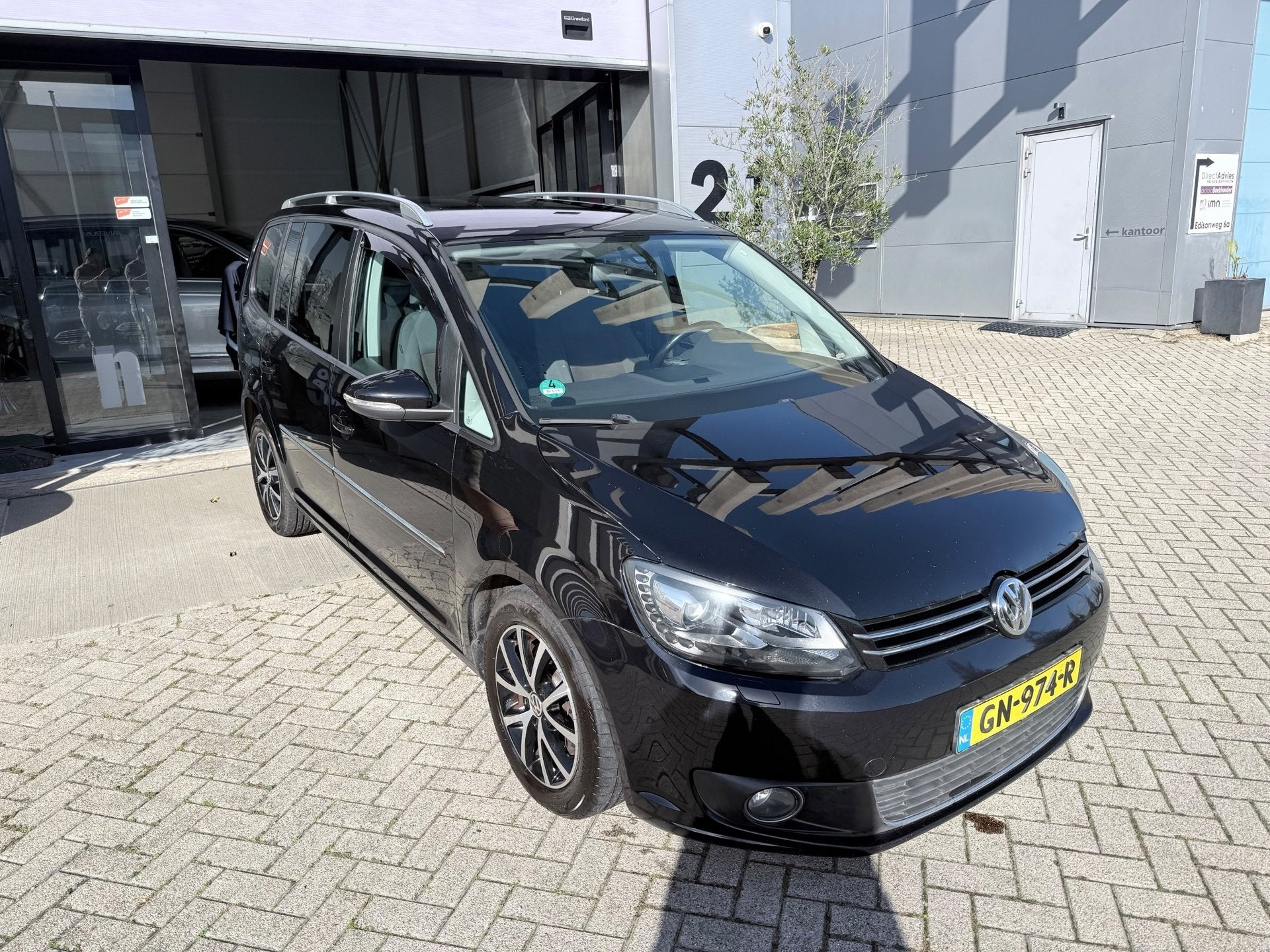 Volkswagen Touran 2.0 TDI Highline AUTOMAAT! ZEER NETTE AUTO, Gebruikt, Zwart, 4 cilinders, Alcantara