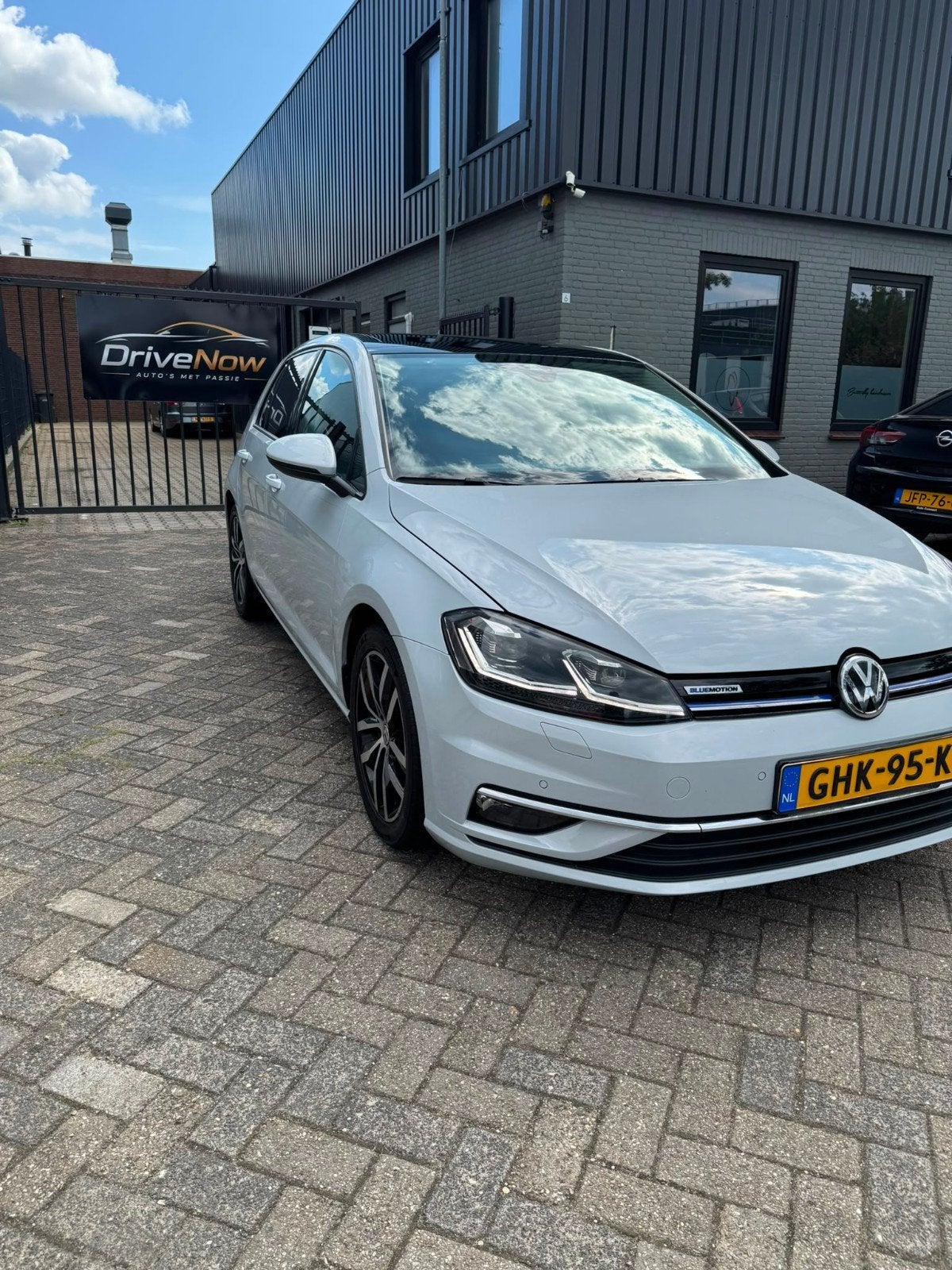 Volkswagen Golf 1.5 TSI 130pk 7-DSG Bluemotion 2019 Wit, Auto's, 1498 cc, 4 cilinders, Wit, 1240 kg
