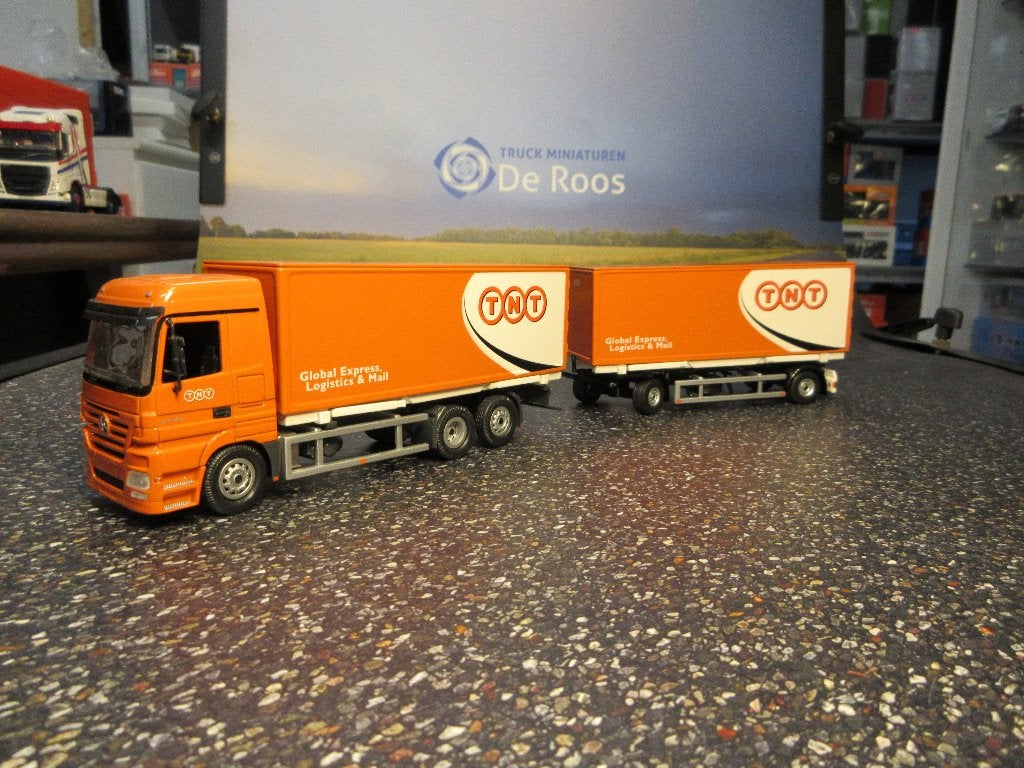 Mercedes Actros combi TNT, Hobby en Vrije tijd, Ophalen of Verzenden, Zo goed als nieuw, Bus of Vrachtwagen, Conrad