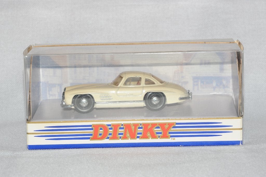 Dinky Coll Mercedes Collwing 300 sl bj 1955 no dy12, Ophalen of Verzenden, Zo goed als nieuw, Auto, Dinky Toys