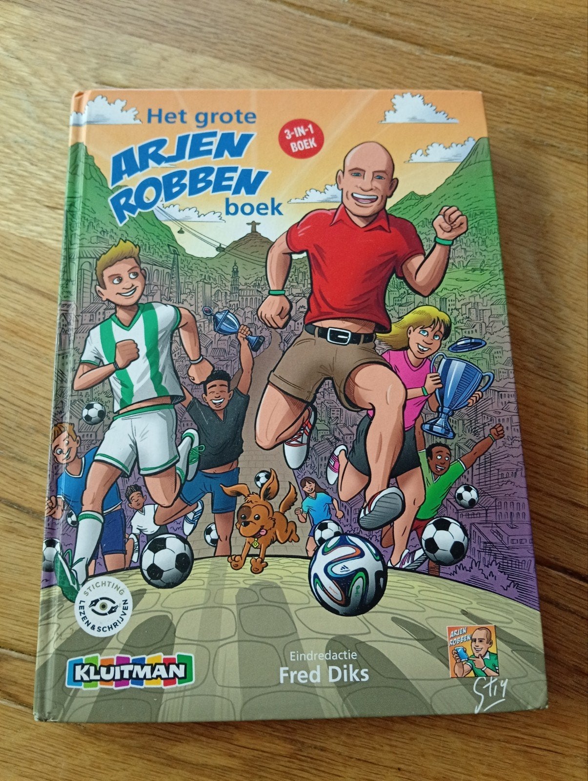 Het grote Arjen Robben boek - 3-in-1 editie, Gelezen, Ophalen of Verzenden, Overige sporten, Fred Diks