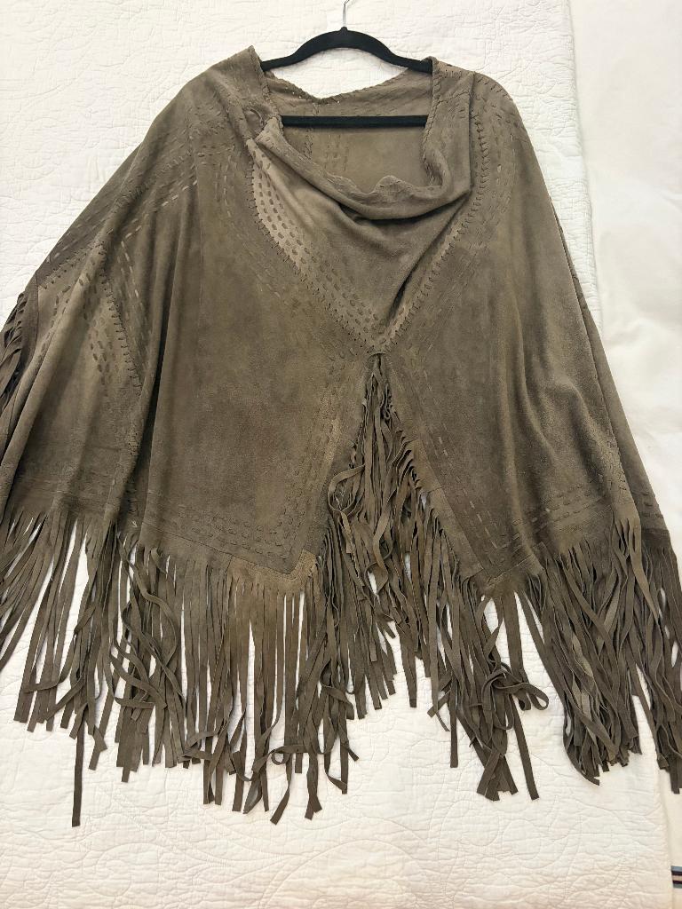 Suede poncho, één maat, Maat 38/40 (M), Ophalen of Verzenden, Onbekend, Grijs