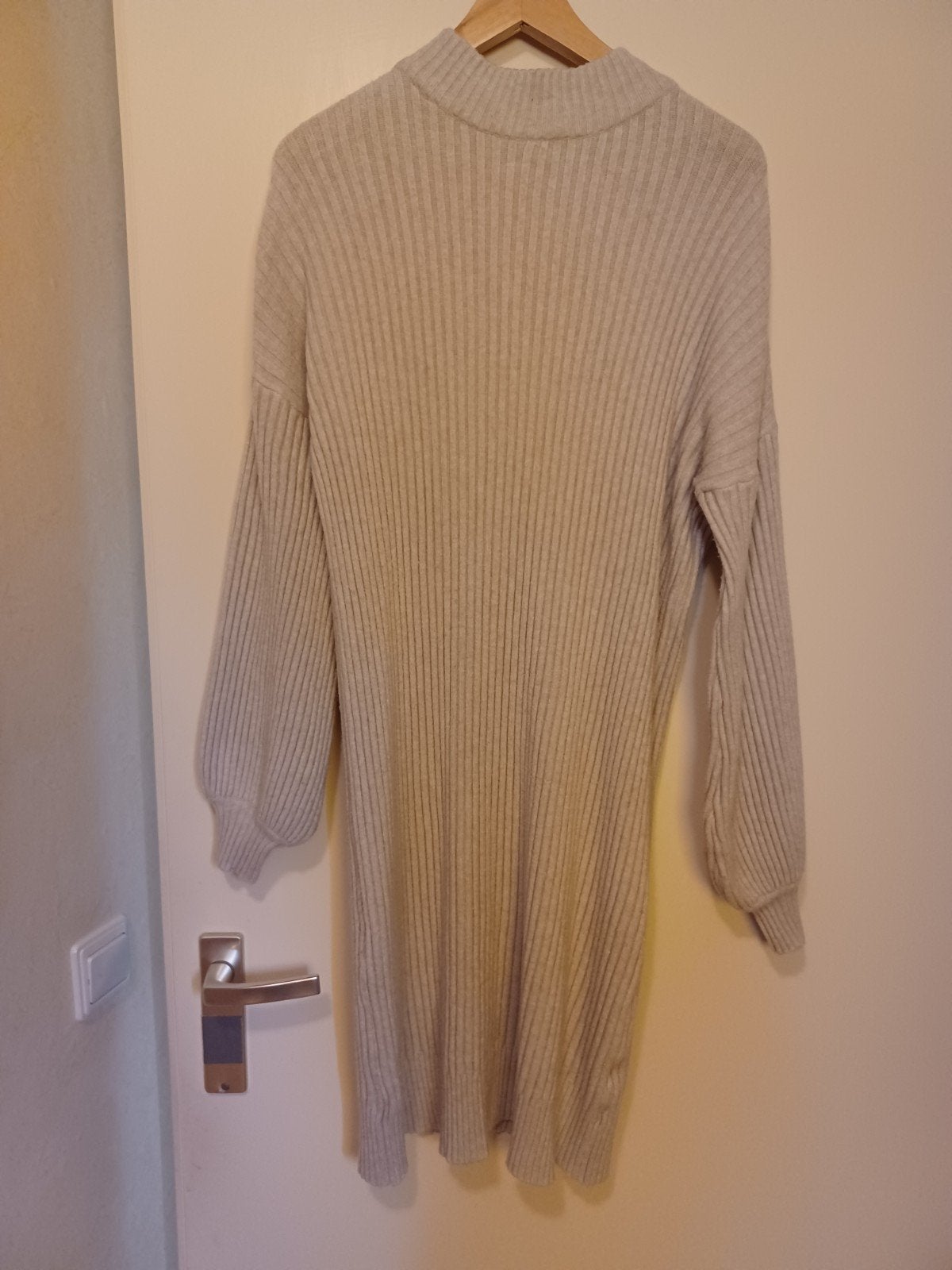 Beige trui jurk met pofmouwen - Kaylla, Maat 38/40 (M), Beige, Ophalen of Verzenden, Kaylla
