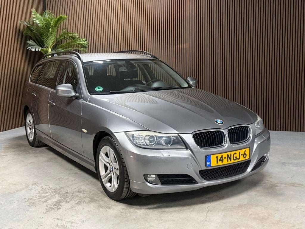 BMW 3 Serie Touring 318i Business Line (bj 2010), Euro 5, Achterwielaandrijving, Origineel Nederlands, Handgeschakeld