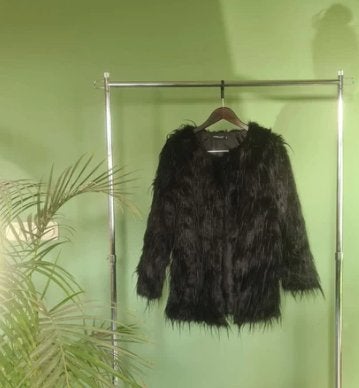 Zwarte bontjas - Voyelles - Maat M / 38, Kleding | Dames, Jassen | Winter, Zo goed als nieuw, Maat 38/40 (M), Zwart, Ophalen of Verzenden