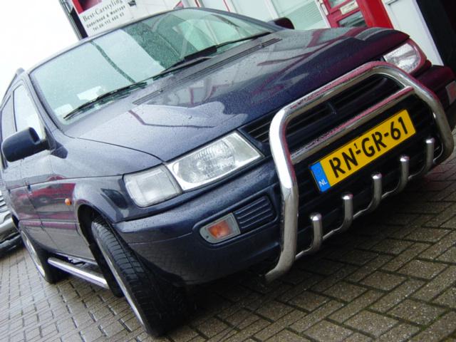 Mitsubishi Space Wagon Sidebars rechte buis