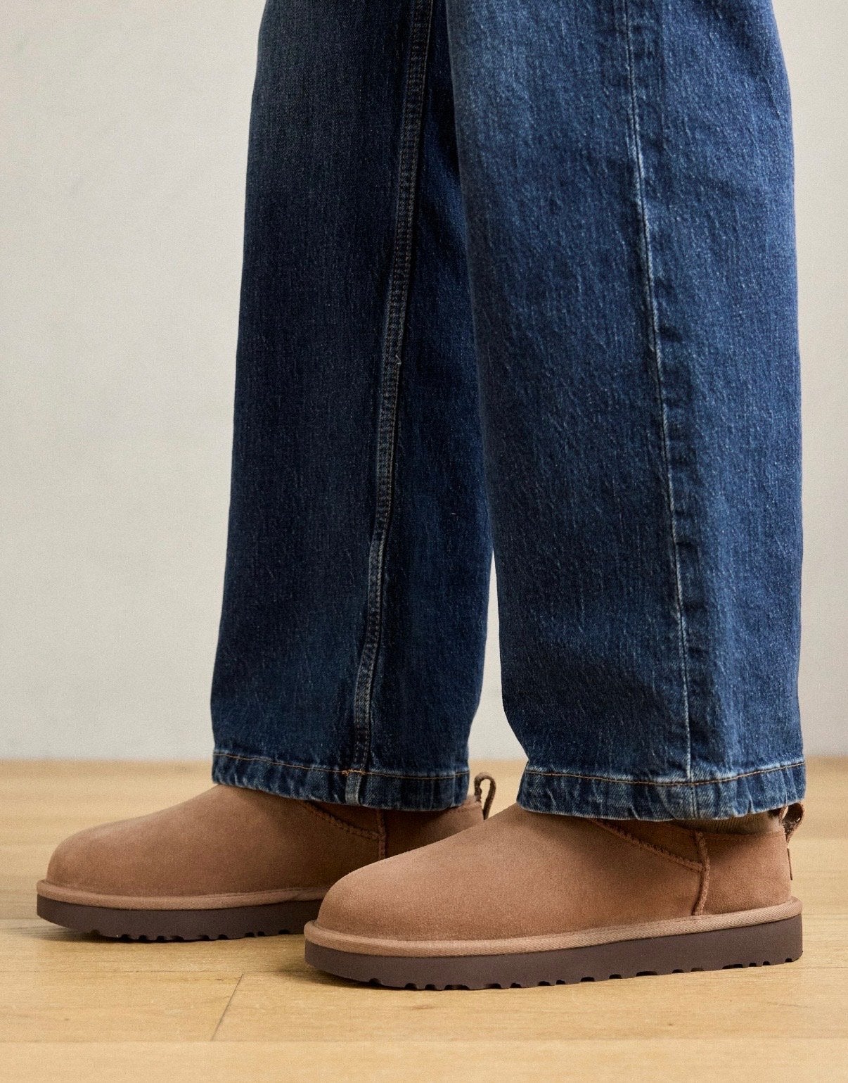 UGG Classic Pantoffels - Comfortabel en Stijlvol, Ophalen, Bruin, Nieuw, Pantoffels of Sloffen