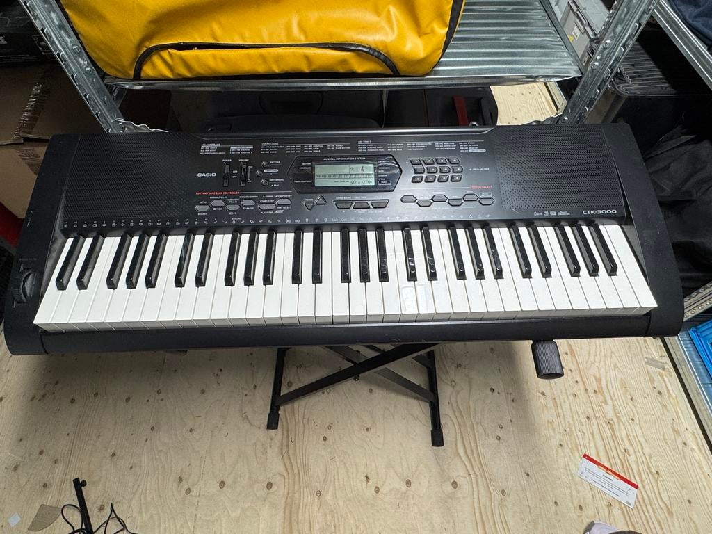 Casio CTK-3000 Keyboard met standaard en voetpedaal, Ophalen, Casio, 61 toetsen, Zo goed als nieuw