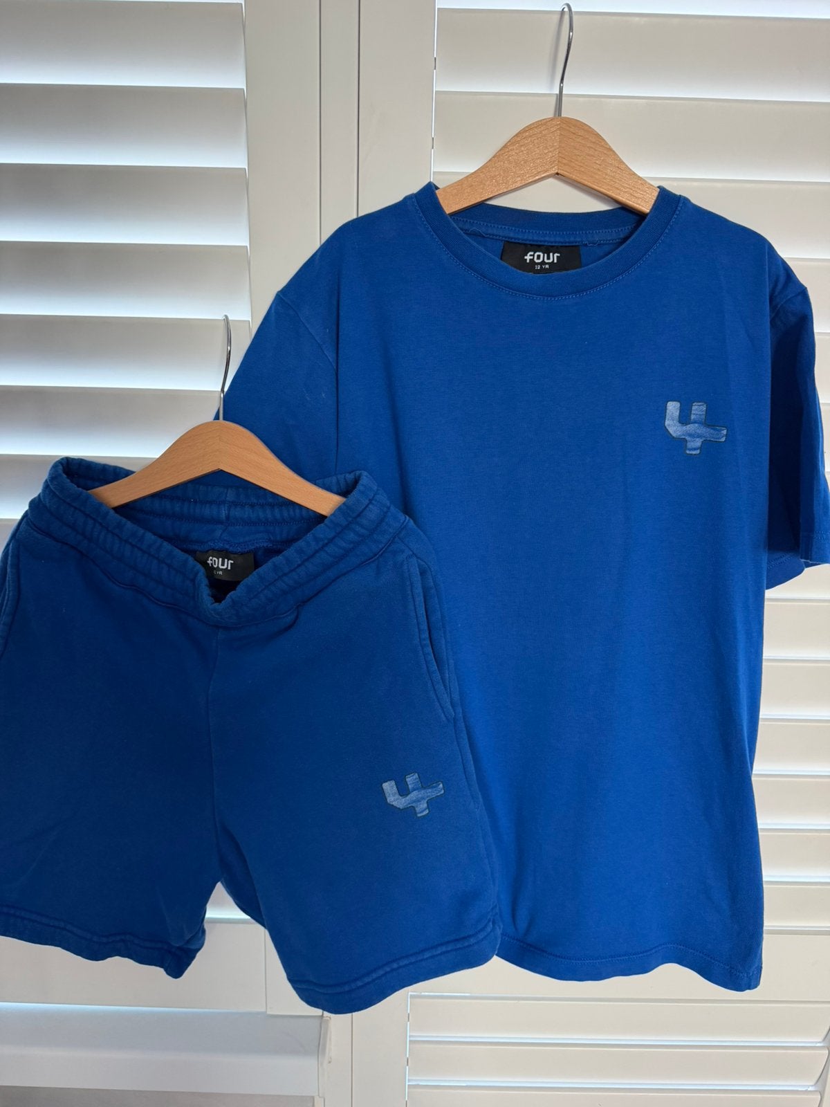FOUR Set: T-shirt en Short voor Jongens (Maat 10 jaar), Gebruikt, Four, Ophalen of Verzenden, Setje
