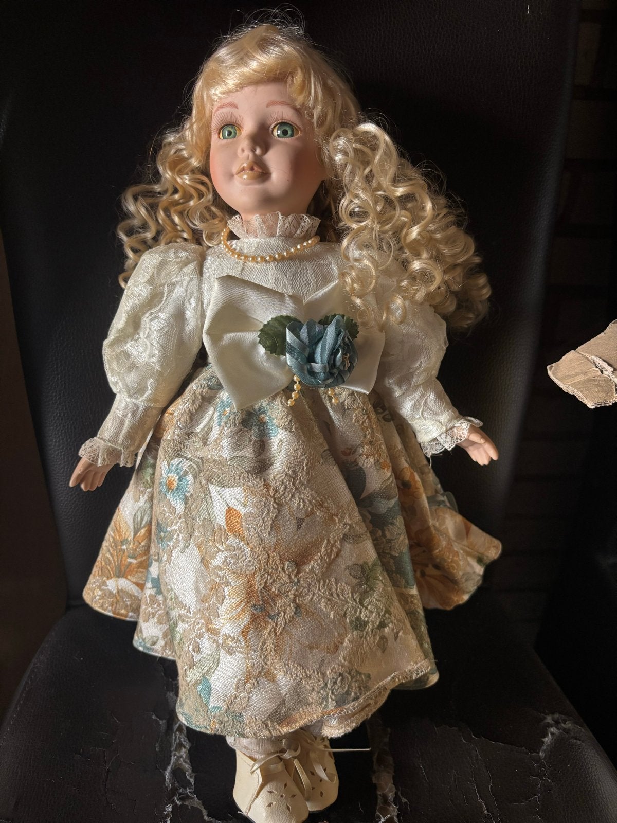 Vintage Porseleinen Pop met Krullend Blond Haar, Ophalen of Verzenden, Gebruikt, Pop