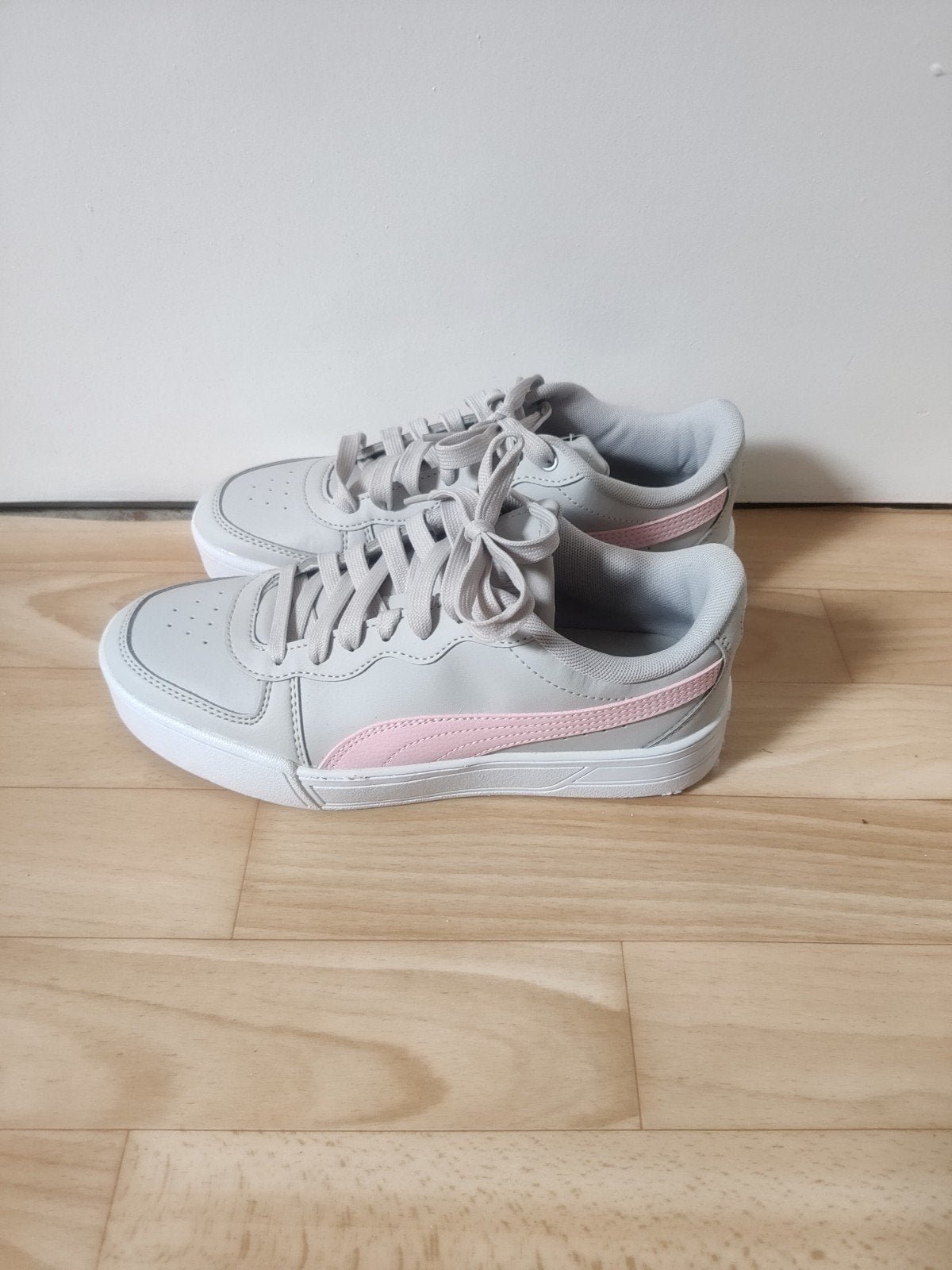 nieuwe dames/meisjes Puma sneakers mt 37, Puma, Nieuw, Ophalen of Verzenden, Sneakers of Gympen