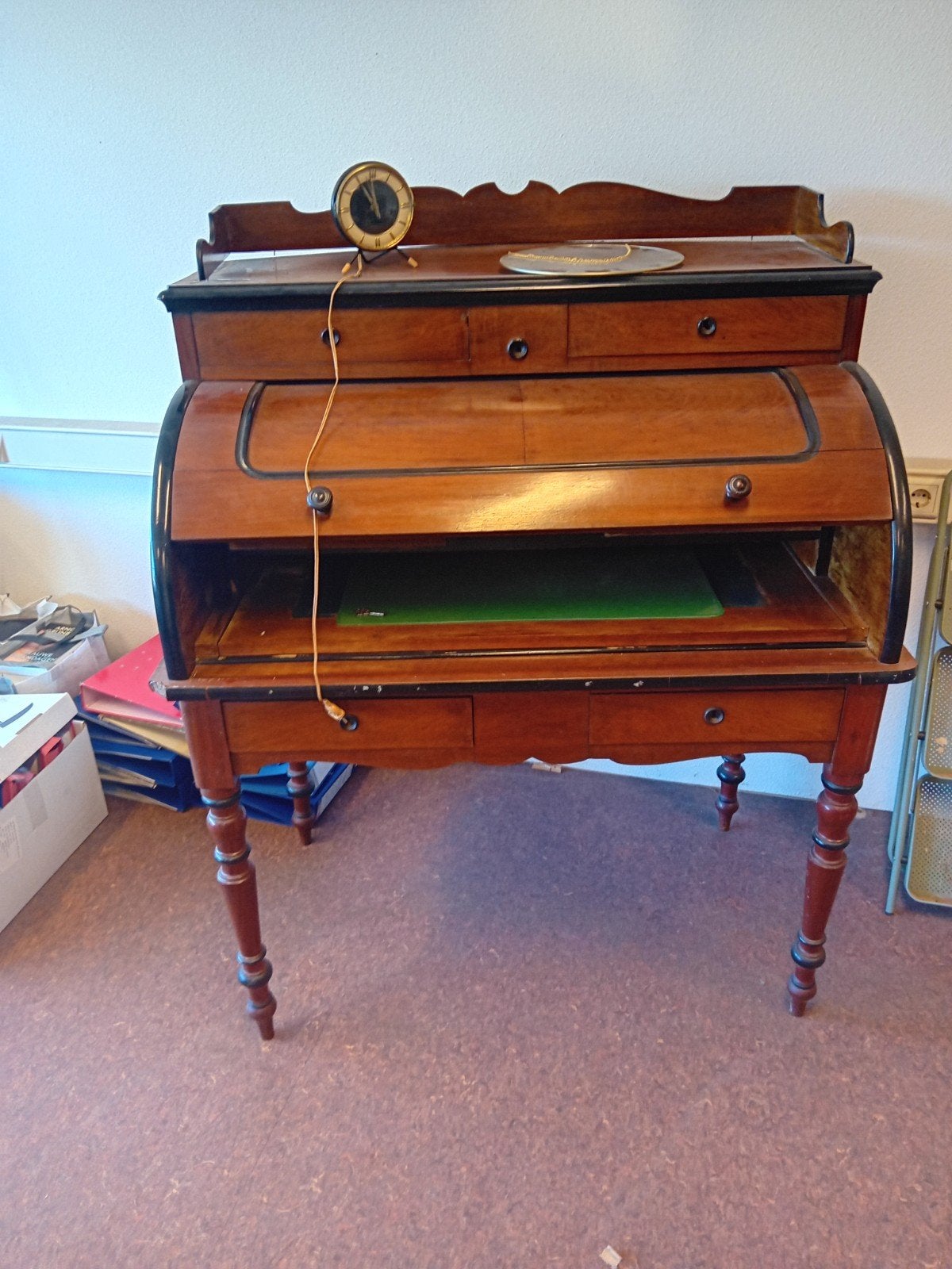 Antiek rolluikbureau van hout, Ophalen