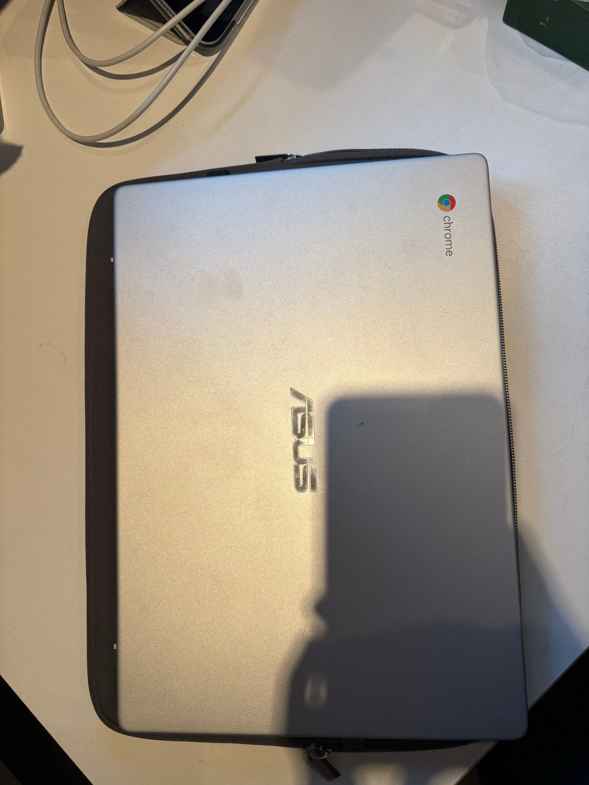 ASUS Chromebook - ZGAN met oplader en optionele accessoires, Computers en Software, Ophalen, Qwerty, 13 inch, Zo goed als nieuw