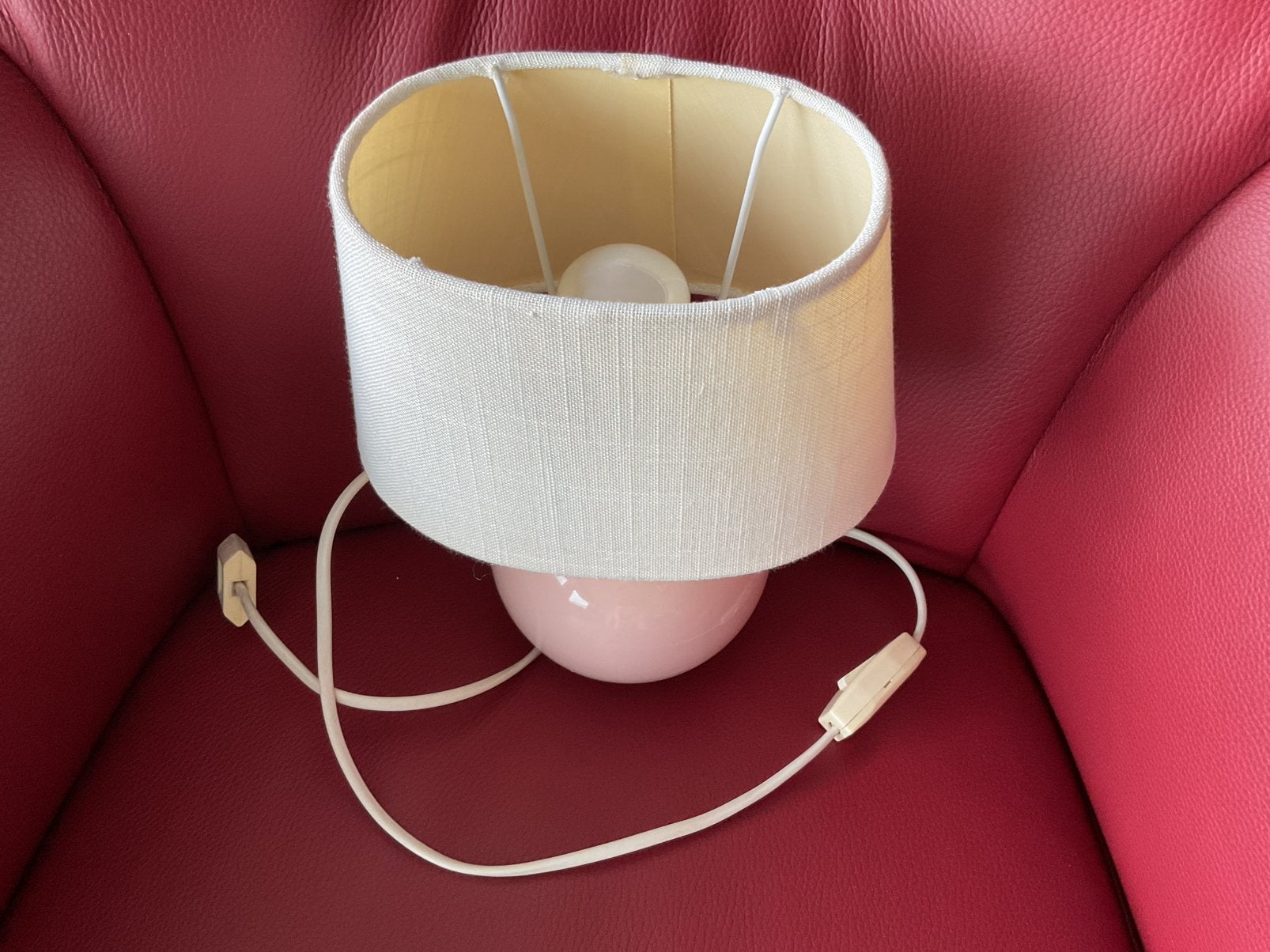 Lampje + 2 nieuwe lampenkapjes, Ophalen of Verzenden, Zo goed als nieuw, Roze