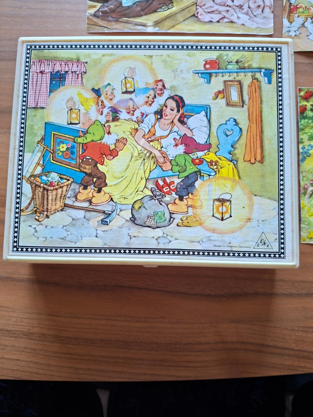 Vintage Sneeuwwitje en andere sprookjes kubuspuzzel, Kinderen en Baby's, Ophalen of Verzenden, 10 tot 50 stukjes, Gebruikt