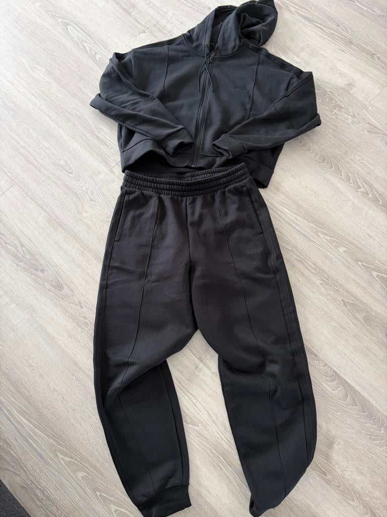 Adidas trainingspak maat L dames, Ophalen of Verzenden, Zo goed als nieuw, Maat 42/44 (L), Zwart