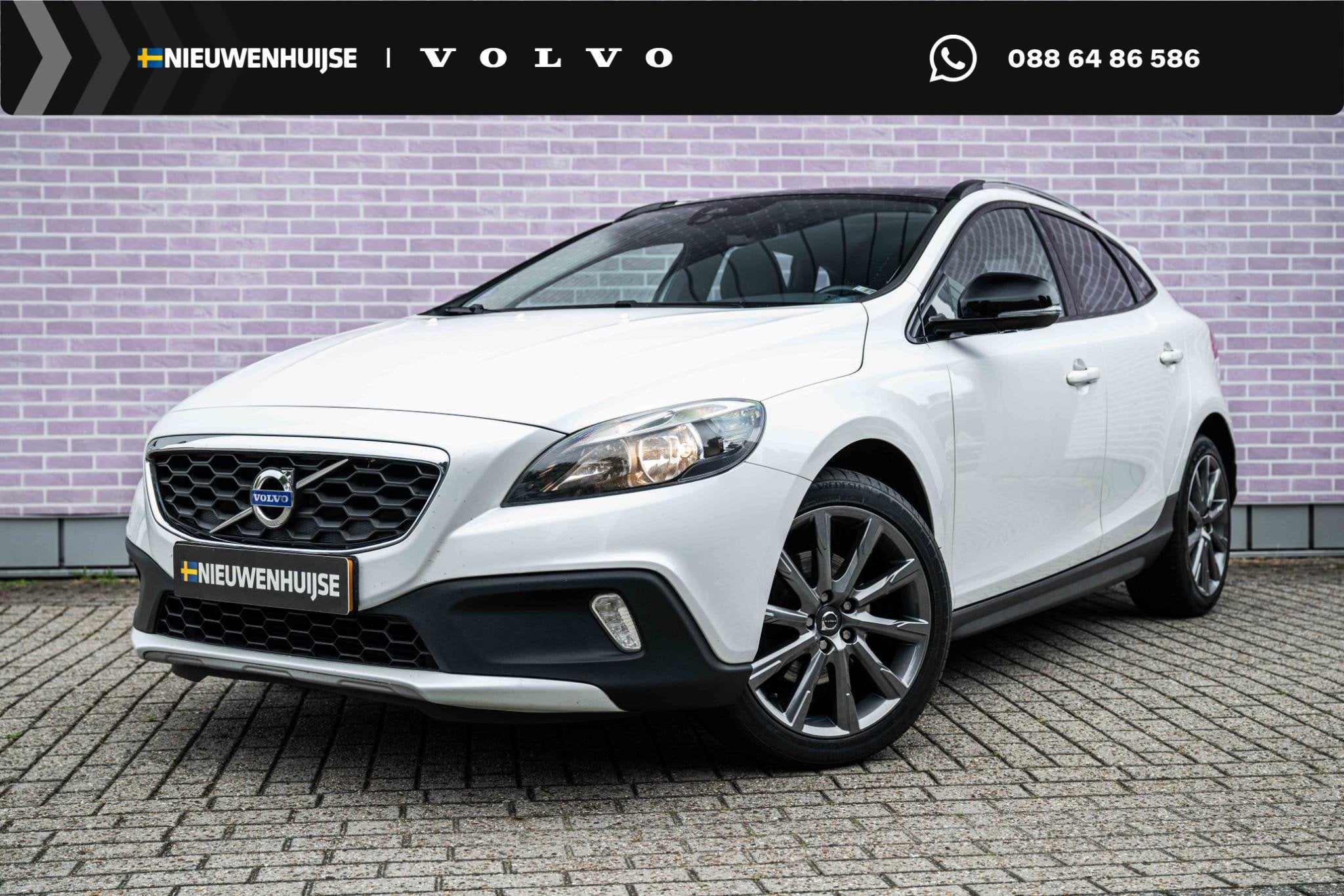Volvo V40 Cross Country 1.6 T4 Momentum | Panoramadak | Navi