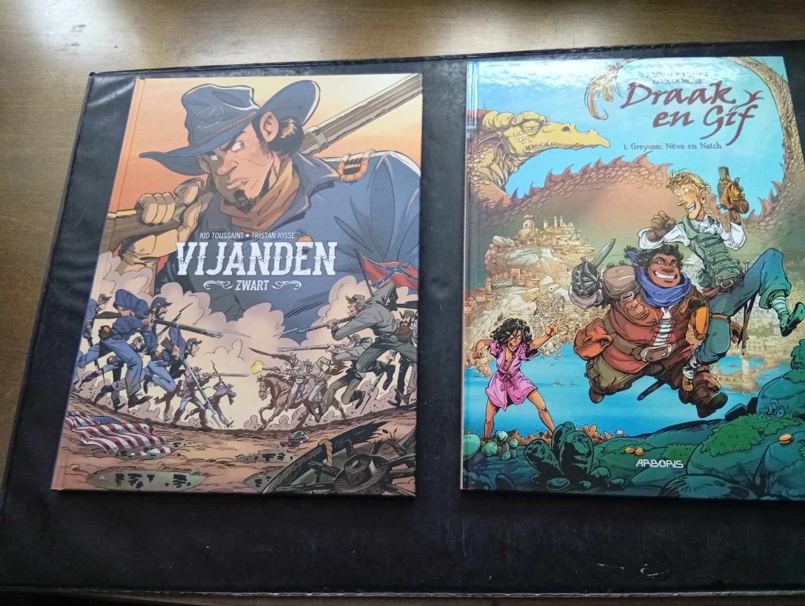 2 x HC: Vijanden & Draak en Gif, nieuwstaat!, Eén stripboek, Ophalen of Verzenden, Zo goed als nieuw
