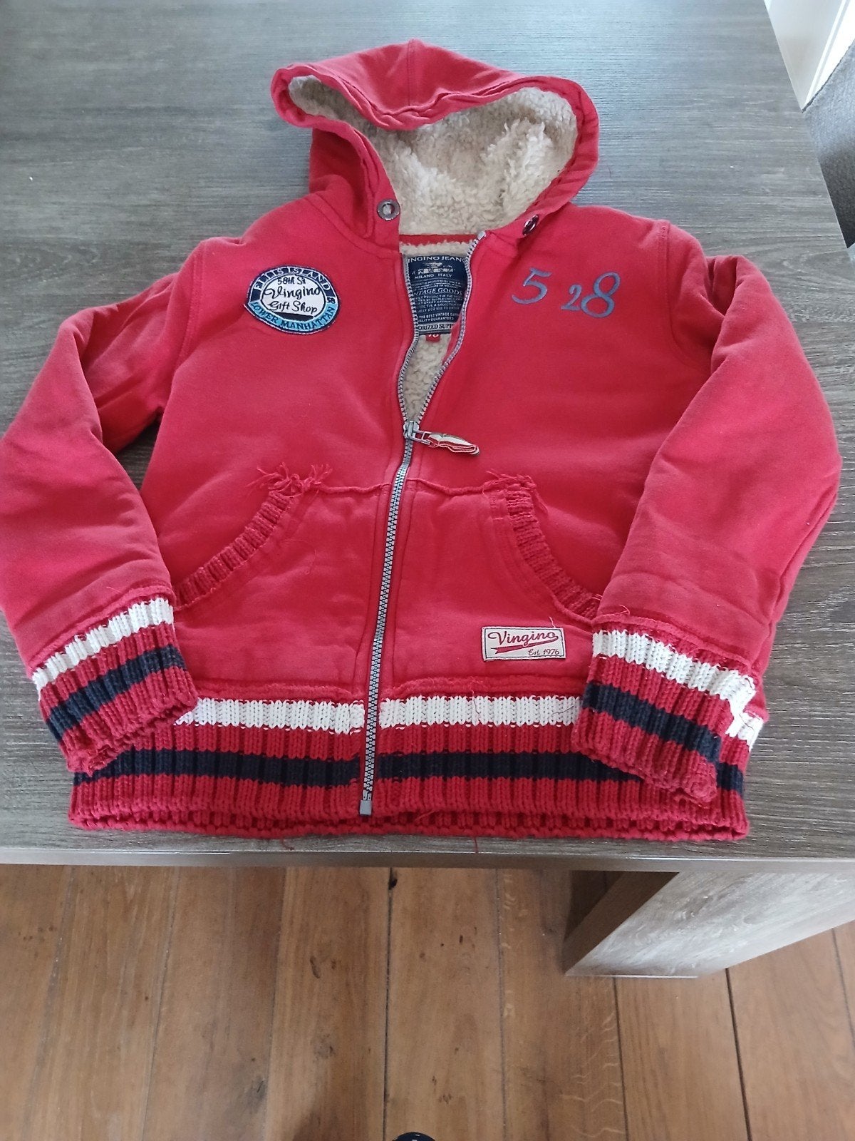 Vingino hoodie rood met teddy voering - Maat 10, Ophalen of Verzenden, Gebruikt, Vingino, Jongen of Meisje