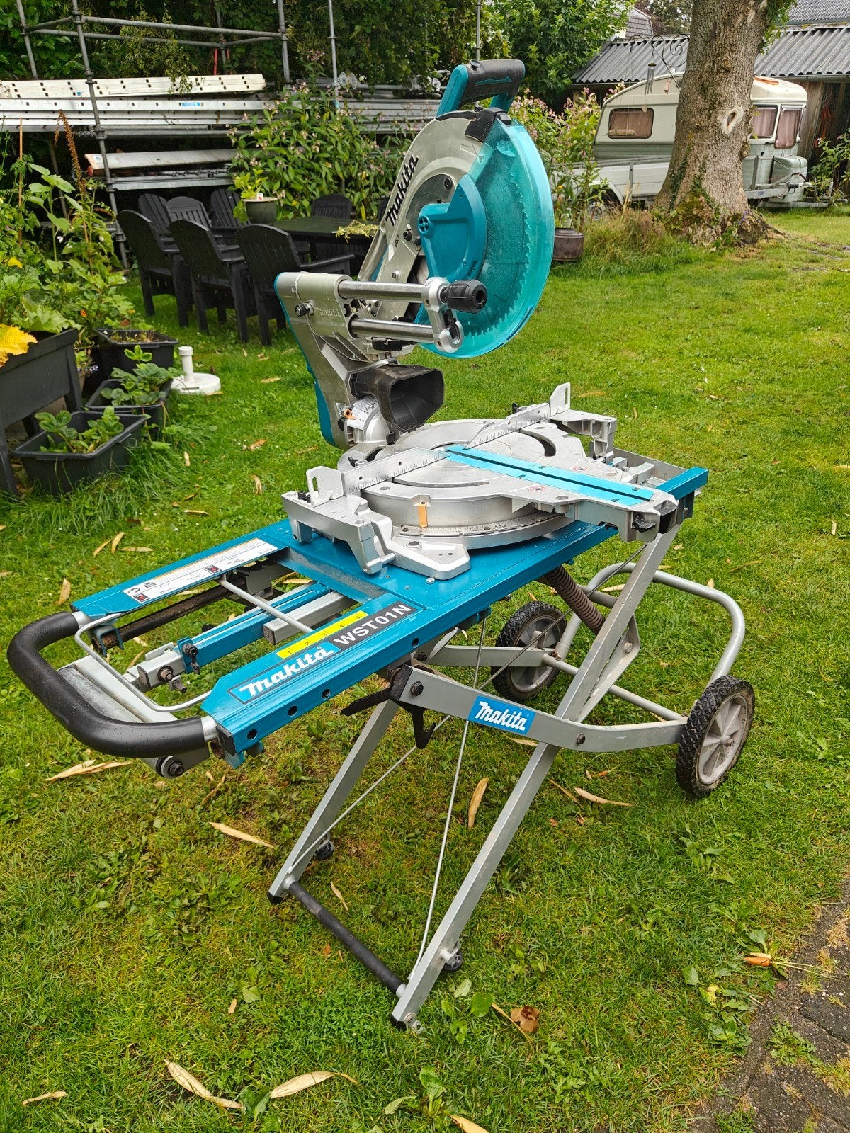 Makita DLS211ZU Afkortzaag met WST01N Onderstel, Doe-het-zelf en Verbouw, Gereedschap | Zaagmachines, Ophalen, 70 mm of meer, Zo goed als nieuw