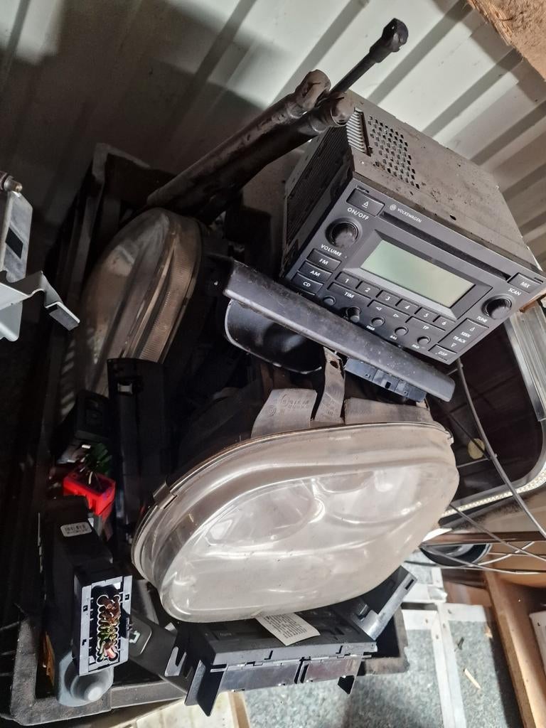 Volkswagen golf 4 onderdelen koplampen armsteun, Ophalen, Volkswagen