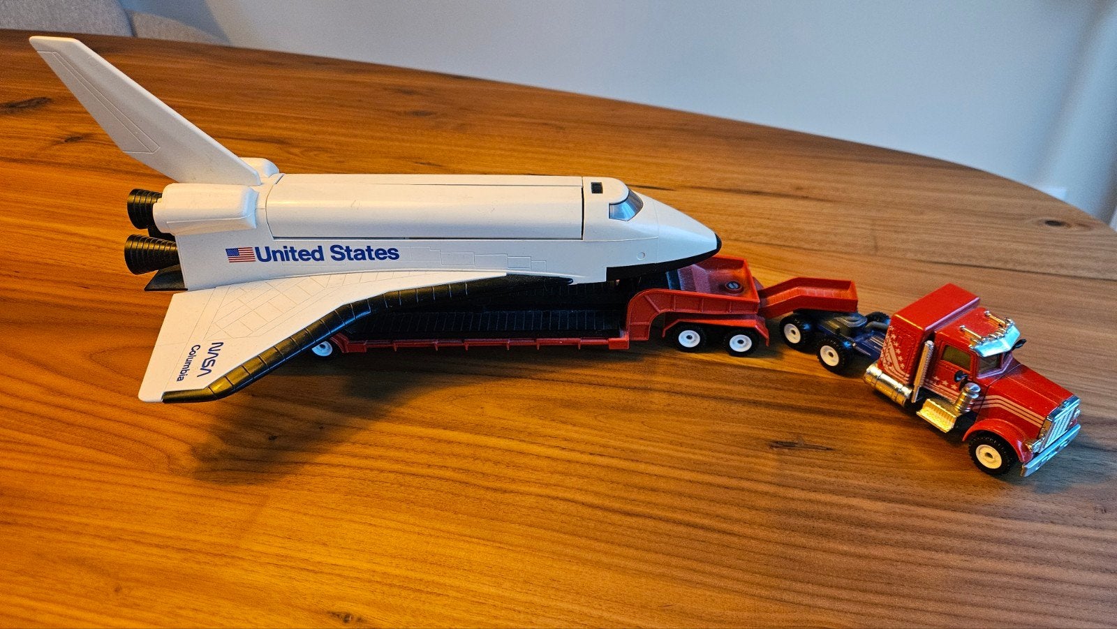 Siku Super 2408 Space Shuttle Columbia met dieplader, Ophalen, Zo goed als nieuw