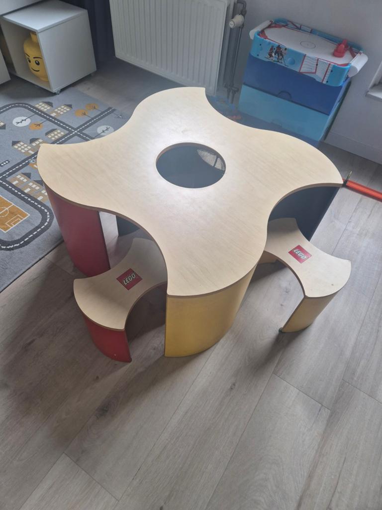Originele legotafel met 4 krukjes en legonetje, Ophalen, Gebruikt, Tafel(s) en Stoel(en)