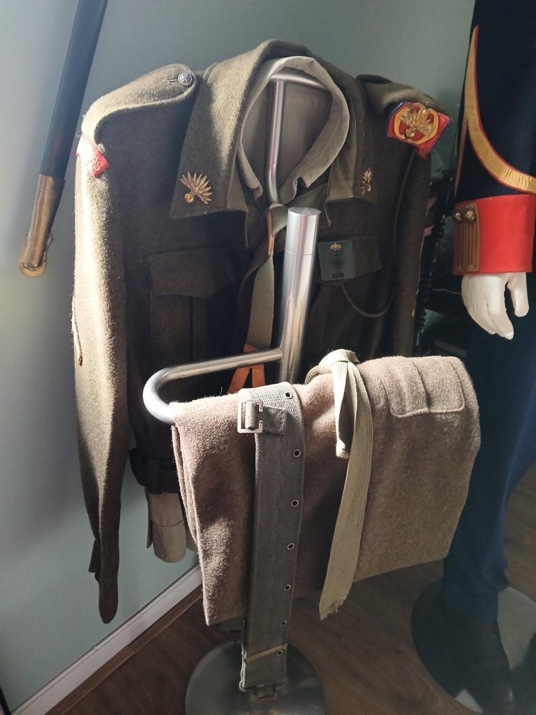 Battle arms tenu, nederlandse versie, Verzamelen, Ophalen of Verzenden, Landmacht, Nederland, Kleding of Schoenen