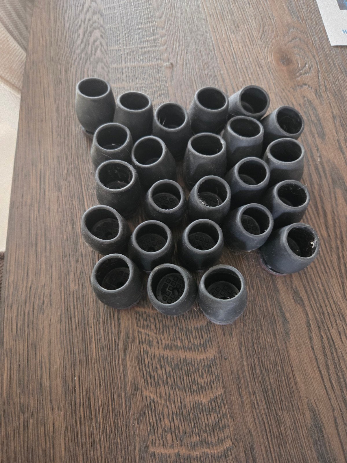 Viltglijders voor schuine stoelpoten - 28 stuks, Huis en Inrichting, Stoelen, Overige materialen, Gebruikt, Zwart, Ophalen of Verzenden