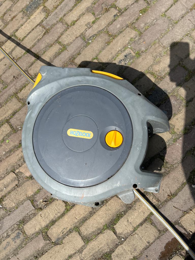Hozelock Wandslangbox Auto Reel 20m - nieuw 90eu+, Ophalen, Gebruikt, Tuinslanghaspel