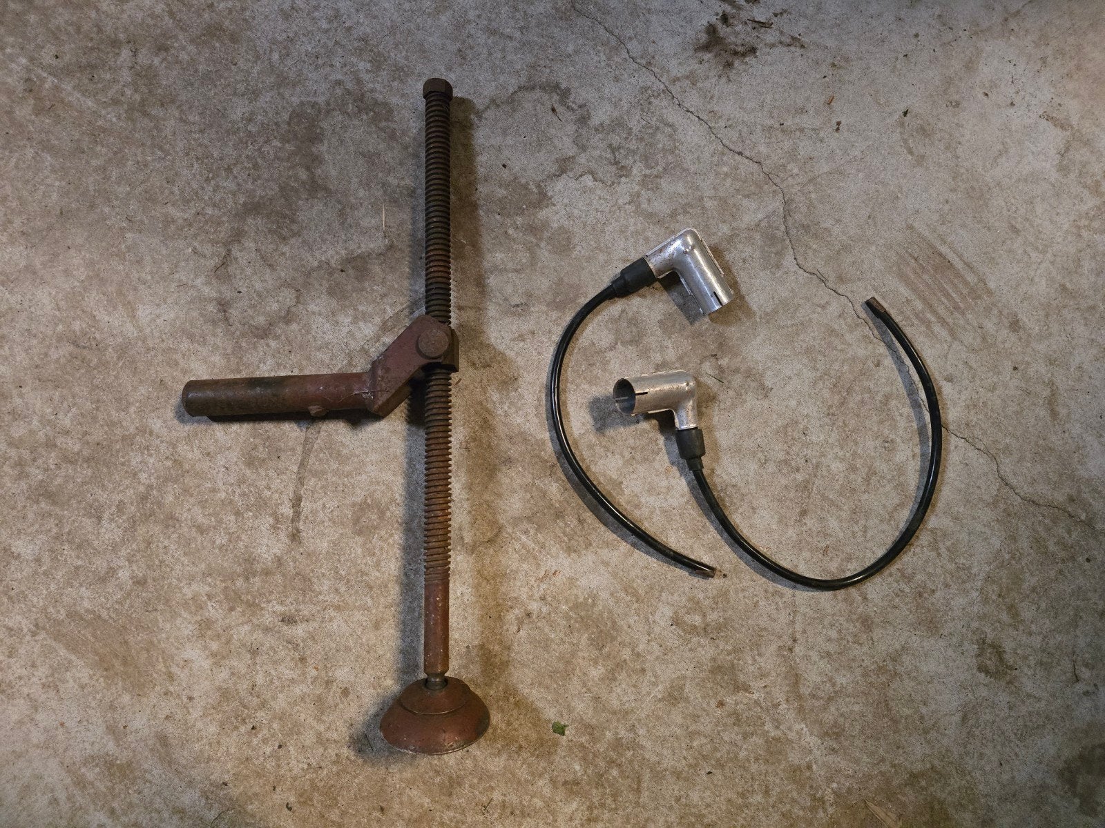 Originele Trabant krik en bougiekabels, Ophalen of Verzenden, Gebruikt, Mechanisch, Schaarkrik