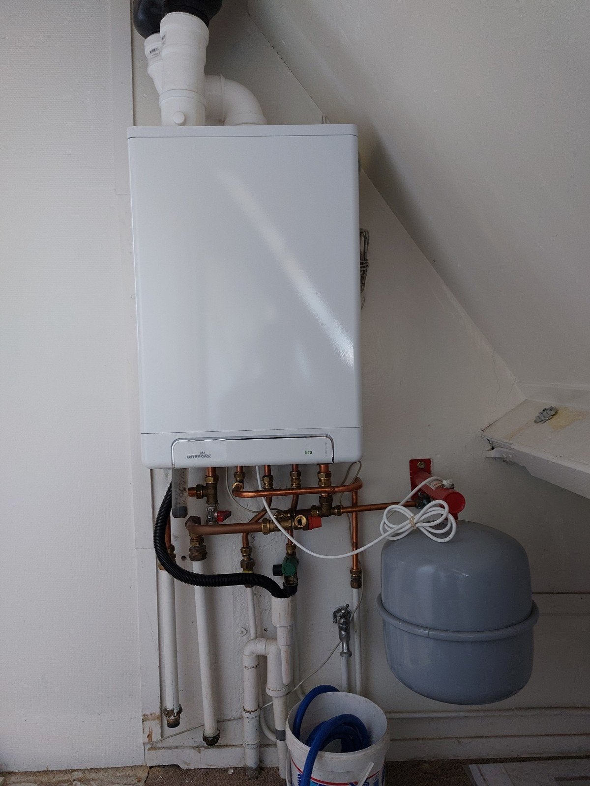 Kombi Kompakt HRE 28/24A CV-ketel uit 2024, Doe-het-zelf en Verbouw, Verwarming en Radiatoren, Ophalen, Zo goed als nieuw, Cv-ketel of Combi-ketel