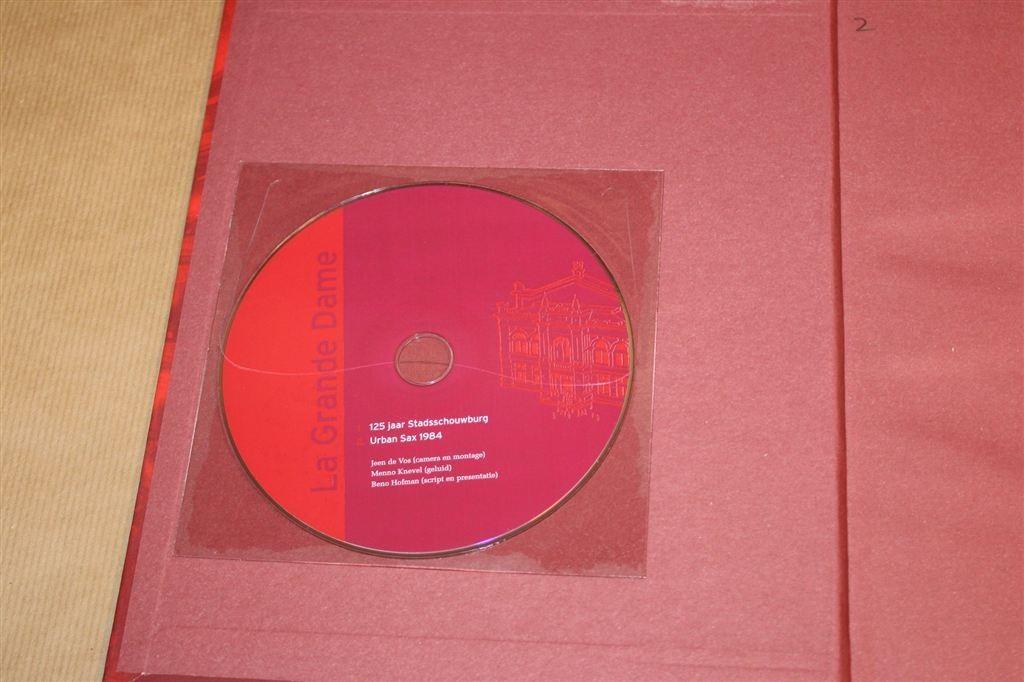 La Grande Dame — 125 Jaar Groninger Schouwburg + DVD, Ophalen of Verzenden, Zo goed als nieuw