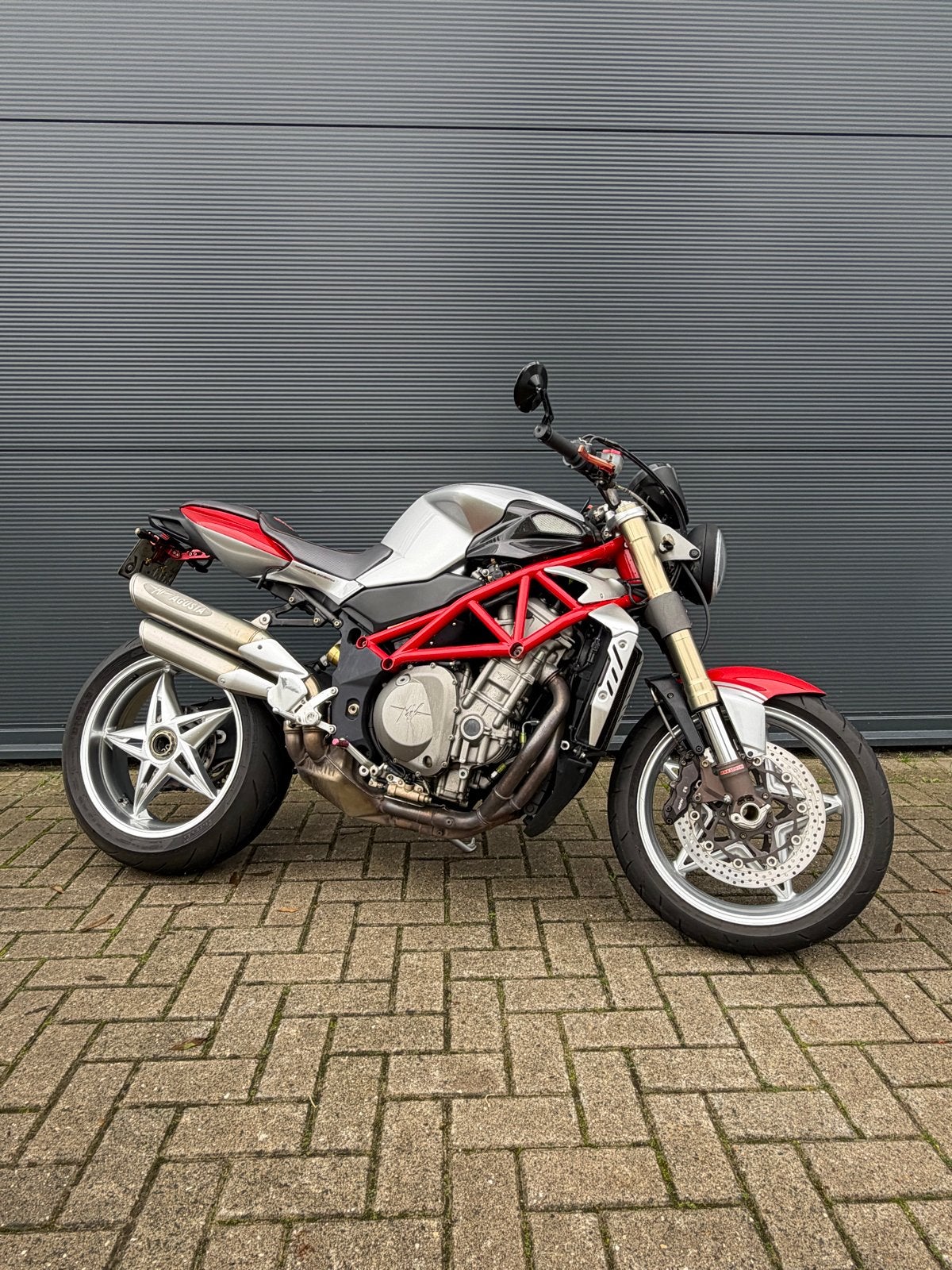 MV Agusta F4 Brutale 910 - 2006 - Goede staat, 4 cilinders, Gebruikt, Particulier, Handgeschakeld
