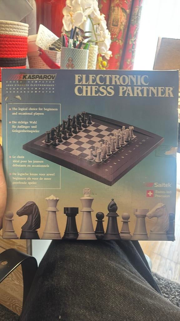 Kasparov Electronic Chess Partner Schaakcomputer, Hobby en Vrije tijd, Denksport en Puzzels, Zo goed als nieuw, Schaken, Minder dan 500 stukjes