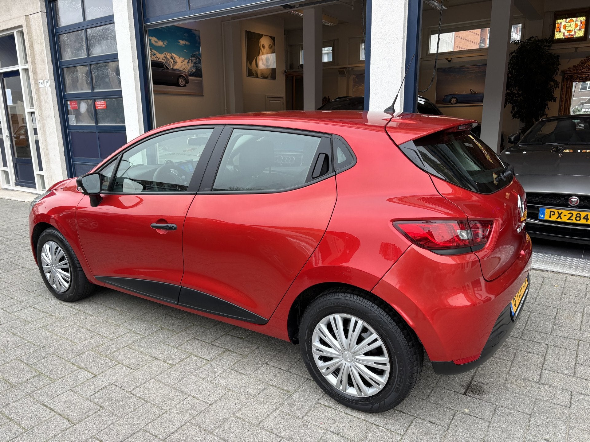 Renault Clio 0.9 TCe Authentique NL AUTO/CARPLAY/CRUISE/AIRC, Auto's, Voorwielaandrijving, 540 kg, Origineel Nederlands, Handgeschakeld