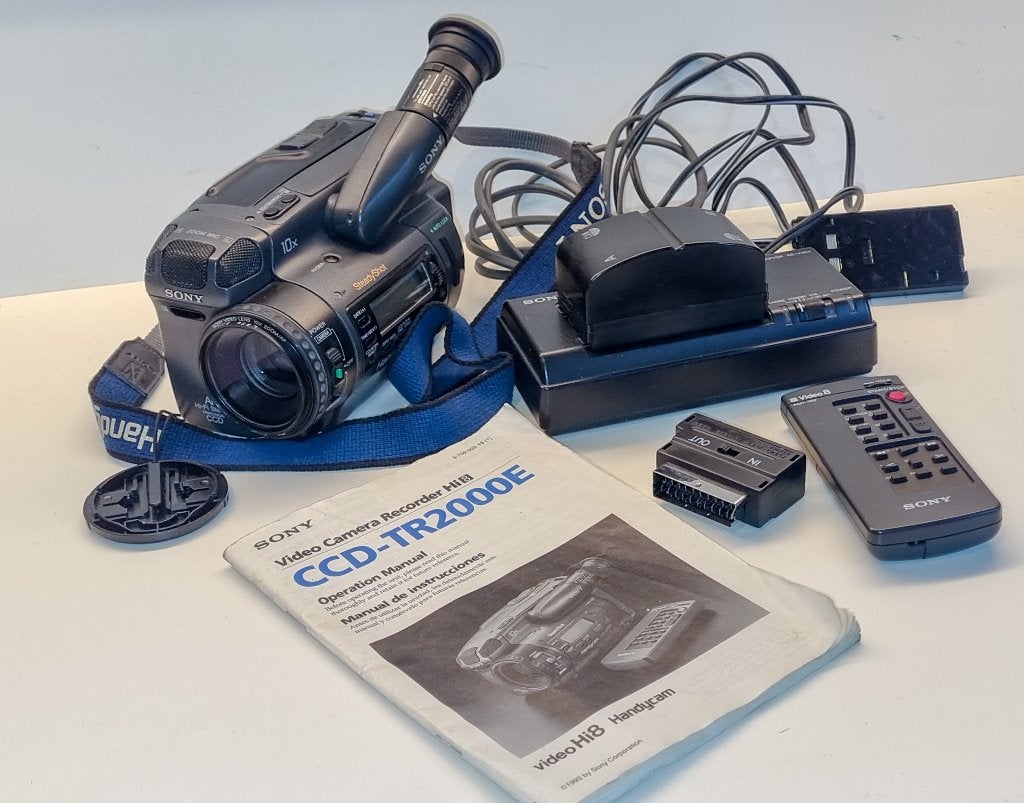 Sony TR2000E Video Handycam Hi8 met accesoires, Ophalen of Verzenden, Hi 8, Camera