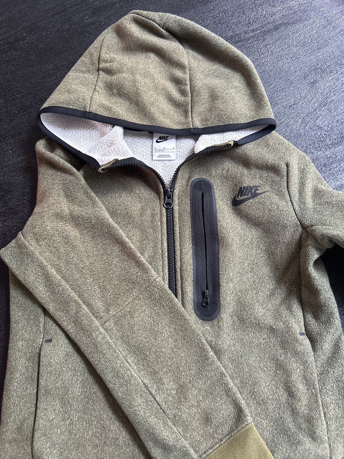 Nike Tech Fleece Hoodie - Groen (Maat M) 137-147, Ophalen of Verzenden, Zo goed als nieuw, Jongen of Meisje