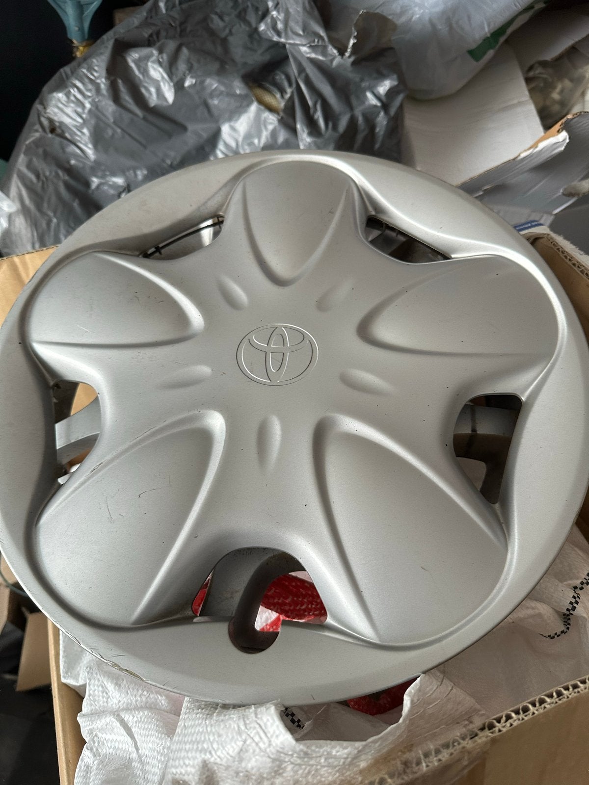 3 Originele Toyota Yaris wieldoppen 14 inch, Ophalen of Verzenden, Gebruikt