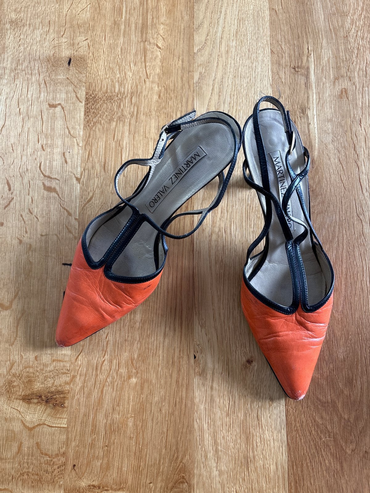 Martinez Valero Oranje/Zwarte Slingback Pumps Maat 38, Ophalen of Verzenden, Gedragen, Oranje, Pumps