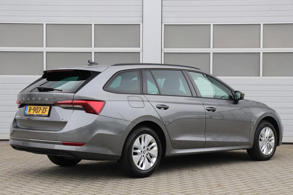 Skoda Octavia Combi 1.0 e-TSI 110pk DSG Ambition | Navigatie, Auto's, Skoda, 12 maanden, Stof, Gebruikt, Origineel Nederlands