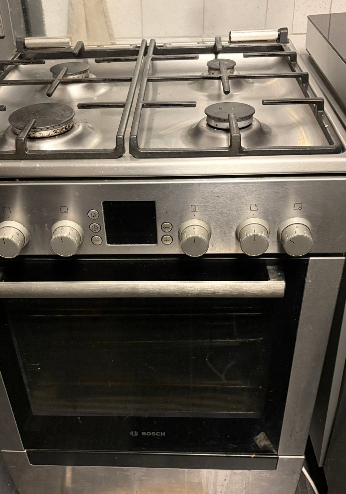 Bosch RVS Fornuis (4 pits gas + multifunctionele oven), Ophalen, Grill, 4 kookzones, Zo goed als nieuw