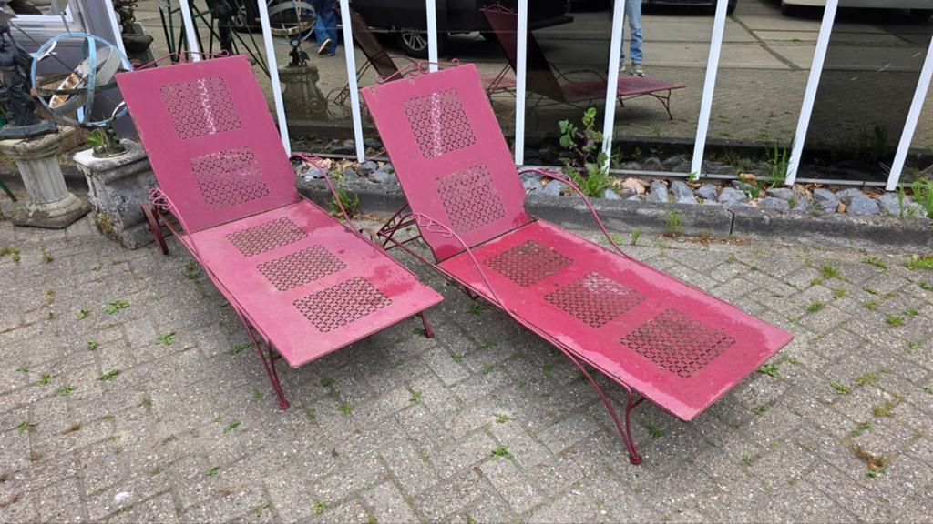 Twee antieke smeedijzeren ligbedden - verstelbaar, Antiek en Kunst, Ophalen