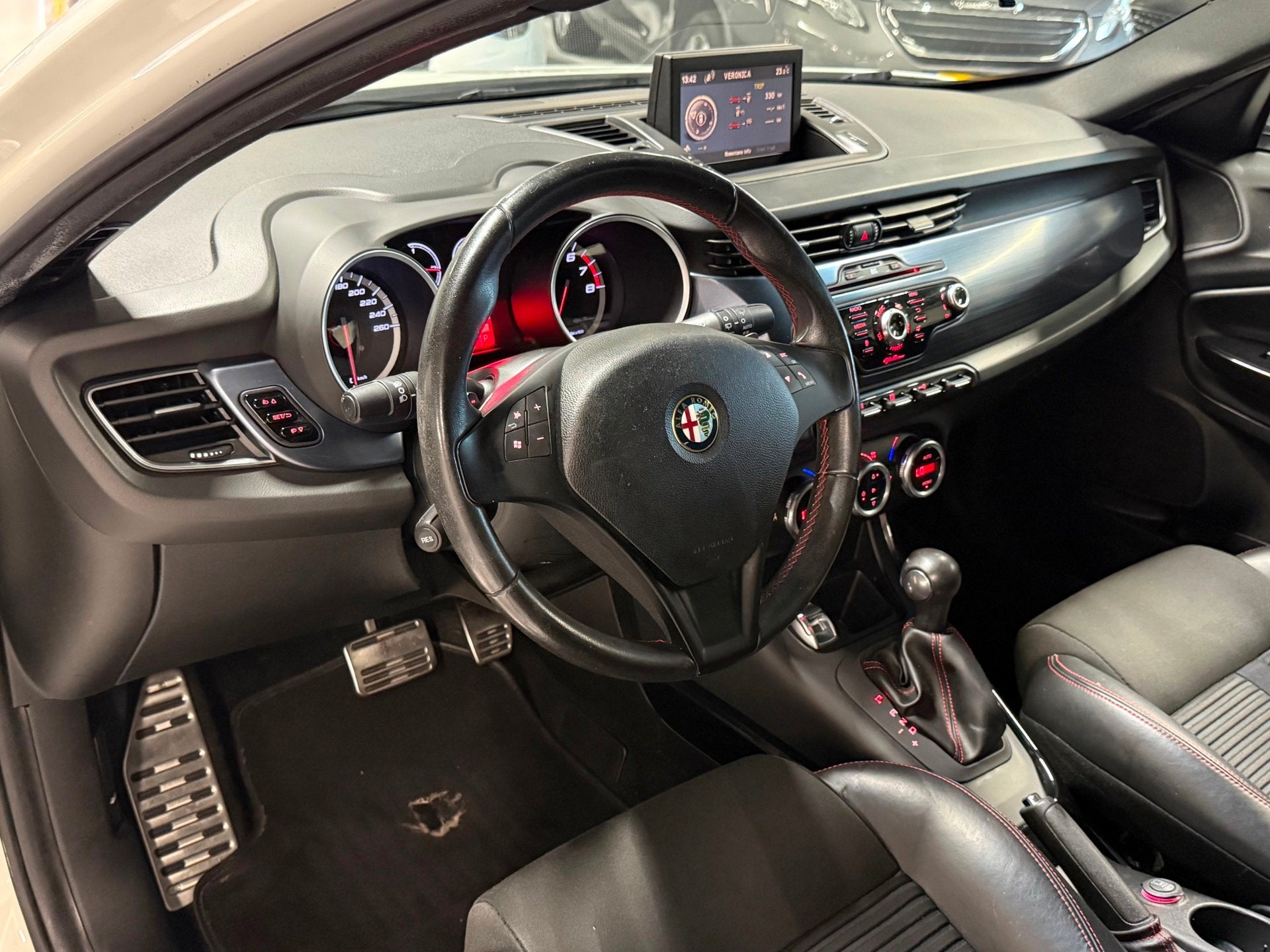 Alfa Romeo Giulietta 1.4 T 170PK Distinctive Automaat|Naviga, Euro 5, 4 cilinders, Wit, Origineel Nederlands